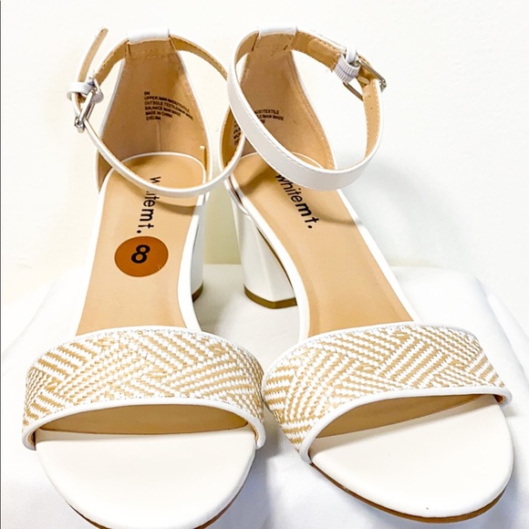 White Mountain Shoes - White Mt. sandals size 8 New without tag